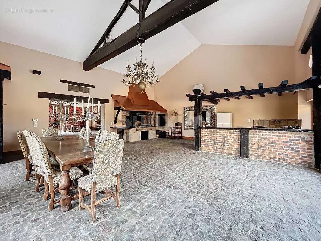 Maison à CHATILLON-SUR-CHALARONNE