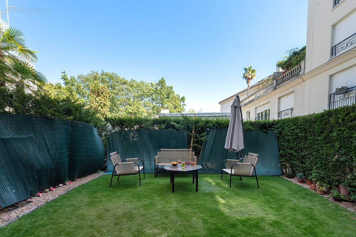 Appartement à LE PLESSIS-ROBINSON