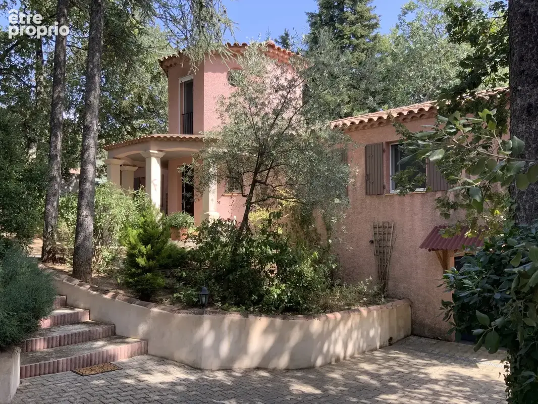 Maison atypique dans un cadre verdoyant avec piscine. - photo 17