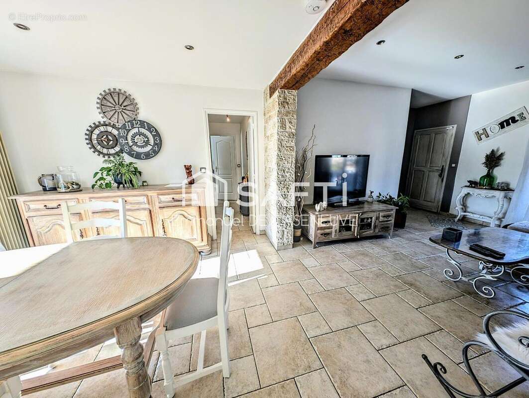 Photo 2 - Maison à LIVRY-GARGAN