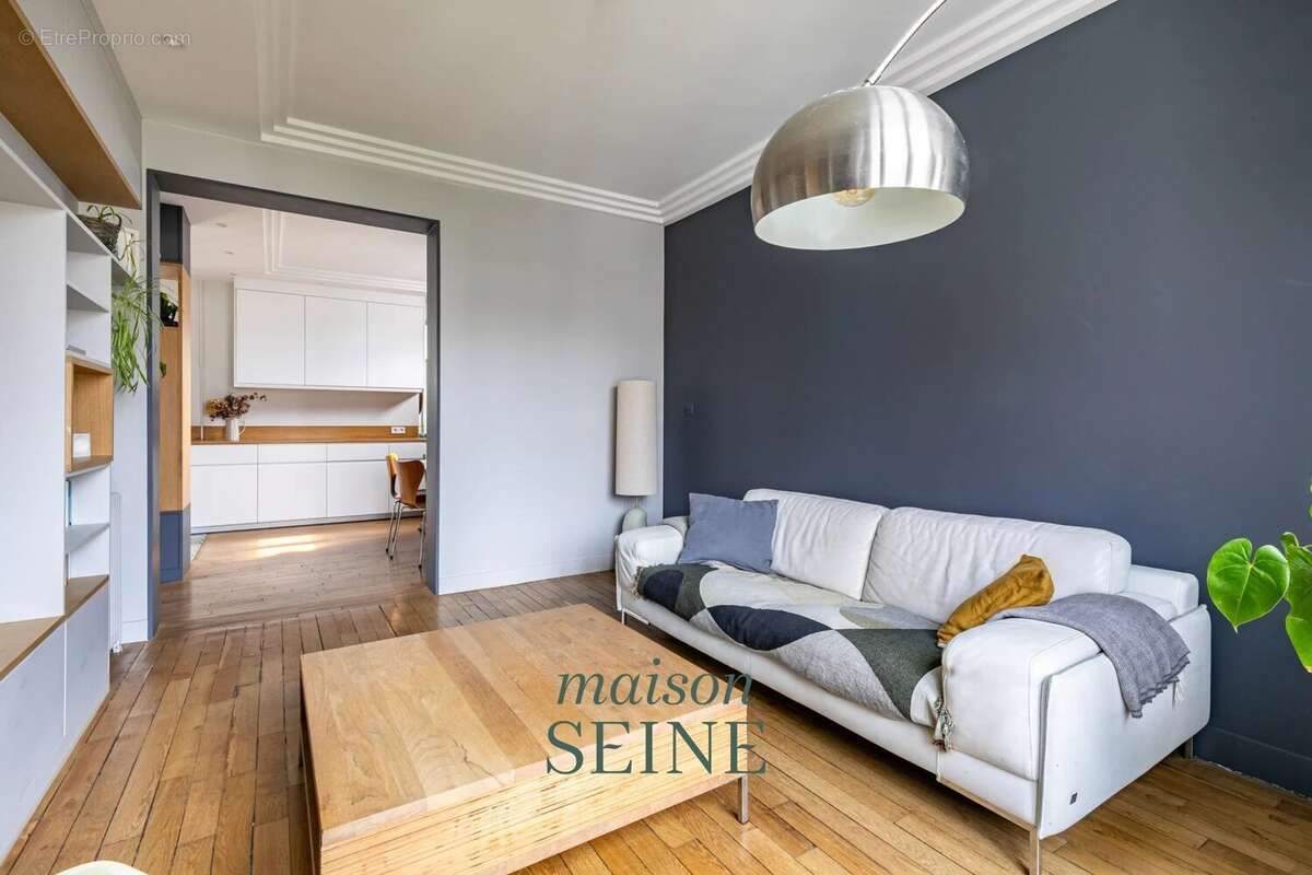 Appartement à COURBEVOIE