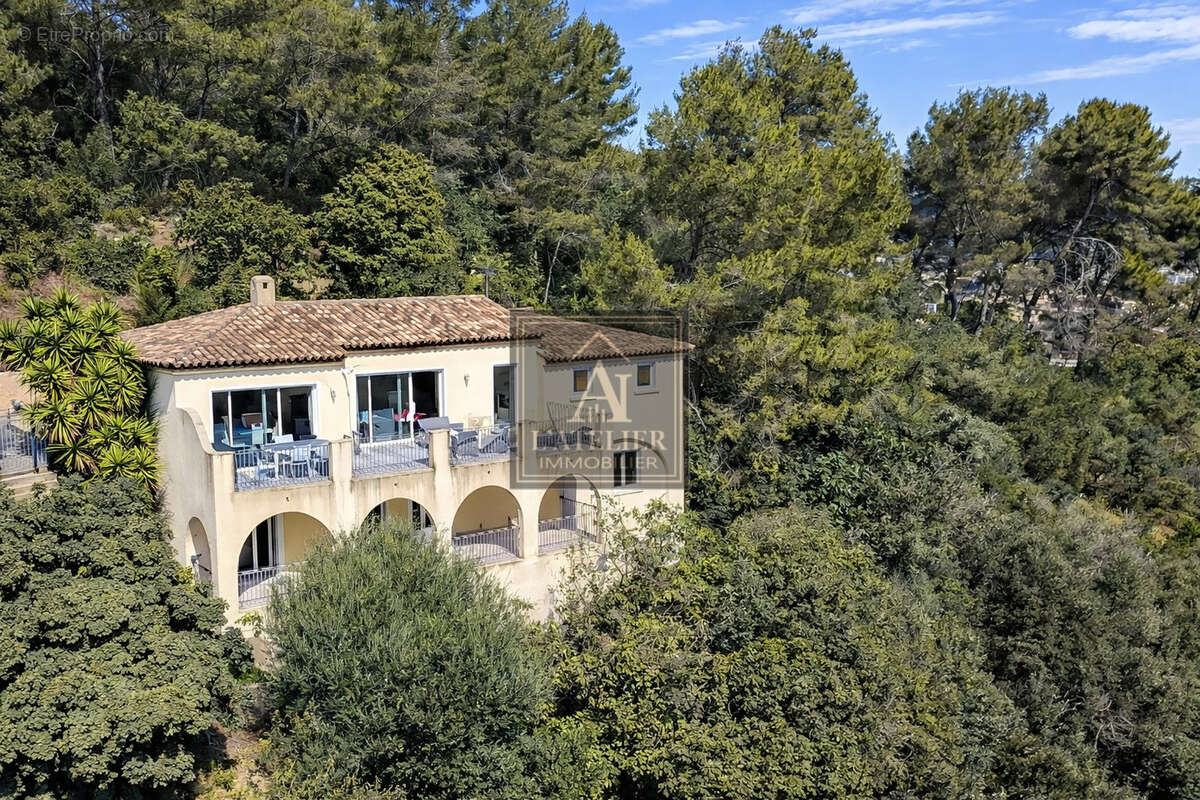 Maison à SOLLIES-VILLE