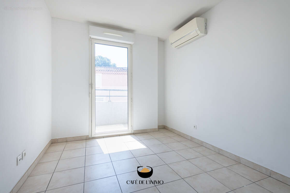Appartement à MARSEILLE-4E
