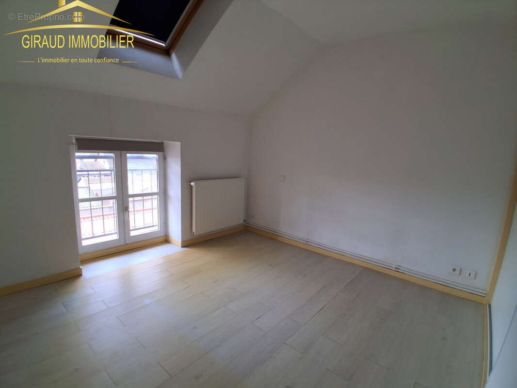 Appartement à CHARLIEU