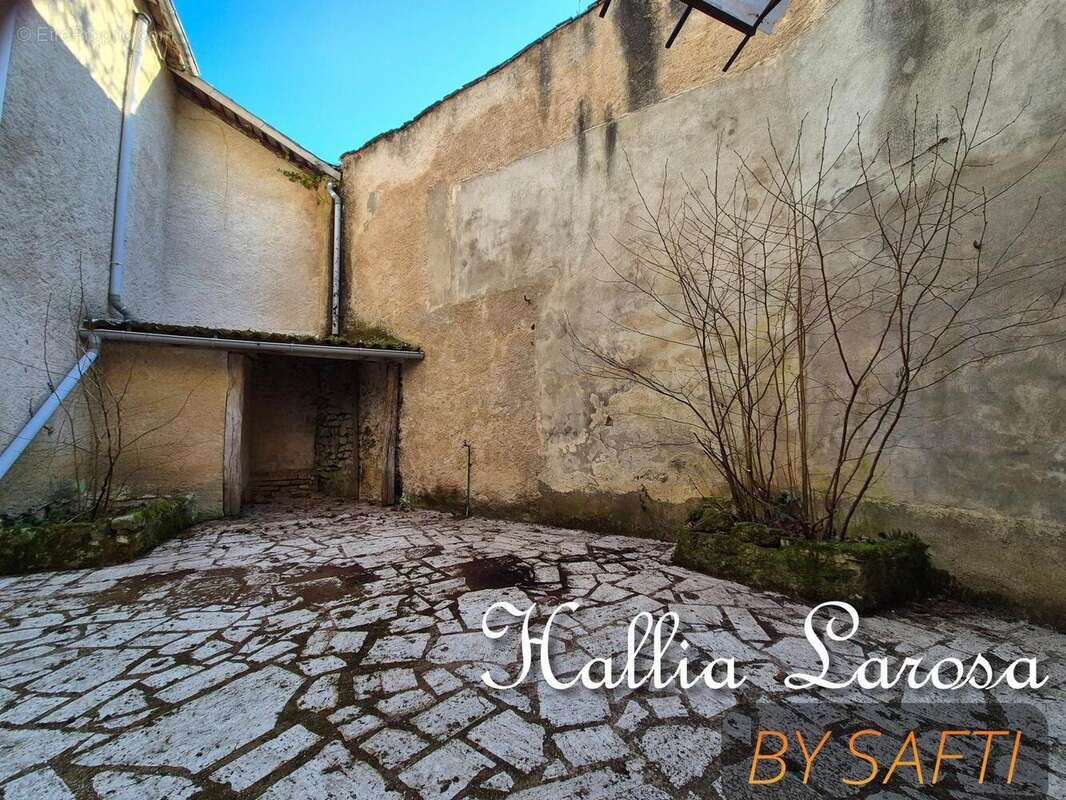 Appartement 120 m² à Montmorillon  - photo 2