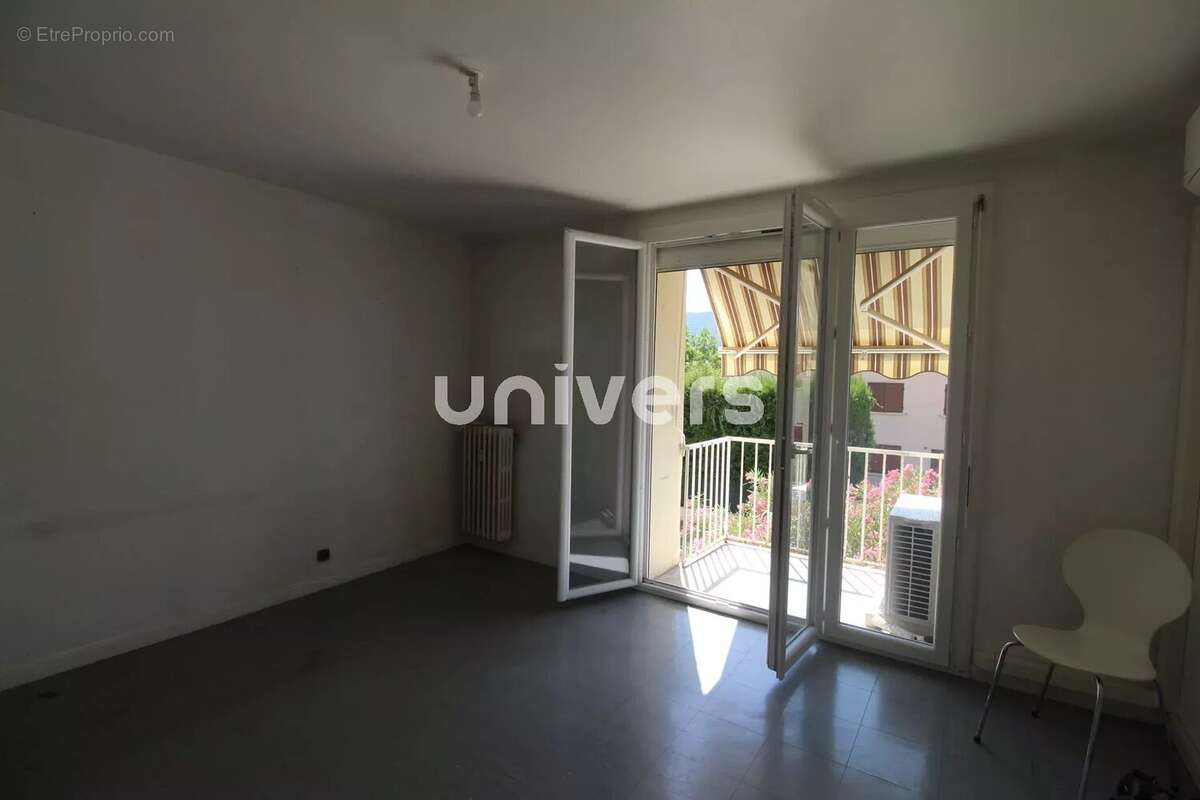 Appartement à GUILHERAND-GRANGES