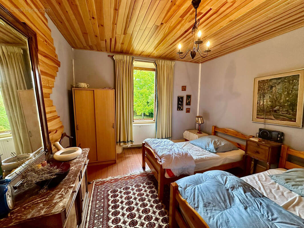 Maison à GRANGES-LE-BOURG