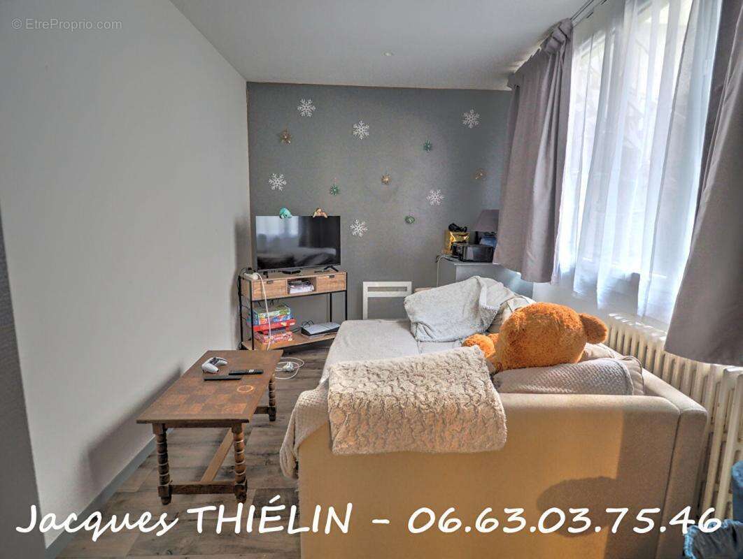 Appartement à LONGUE-JUMELLES