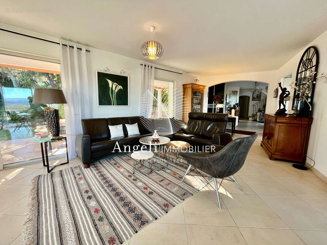Saint aygulf : villa avec belle vue degagee - photo 3