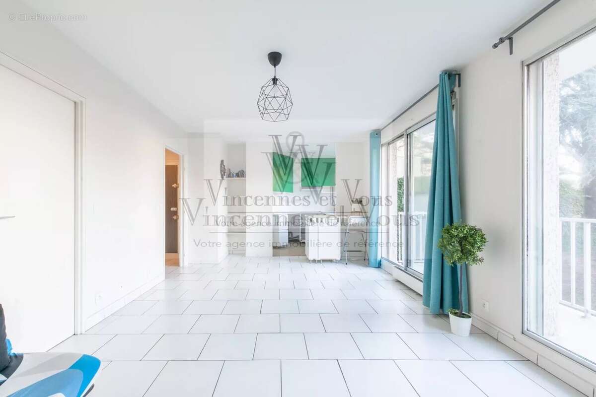 Appartement à SAINT-MAUR-DES-FOSSES