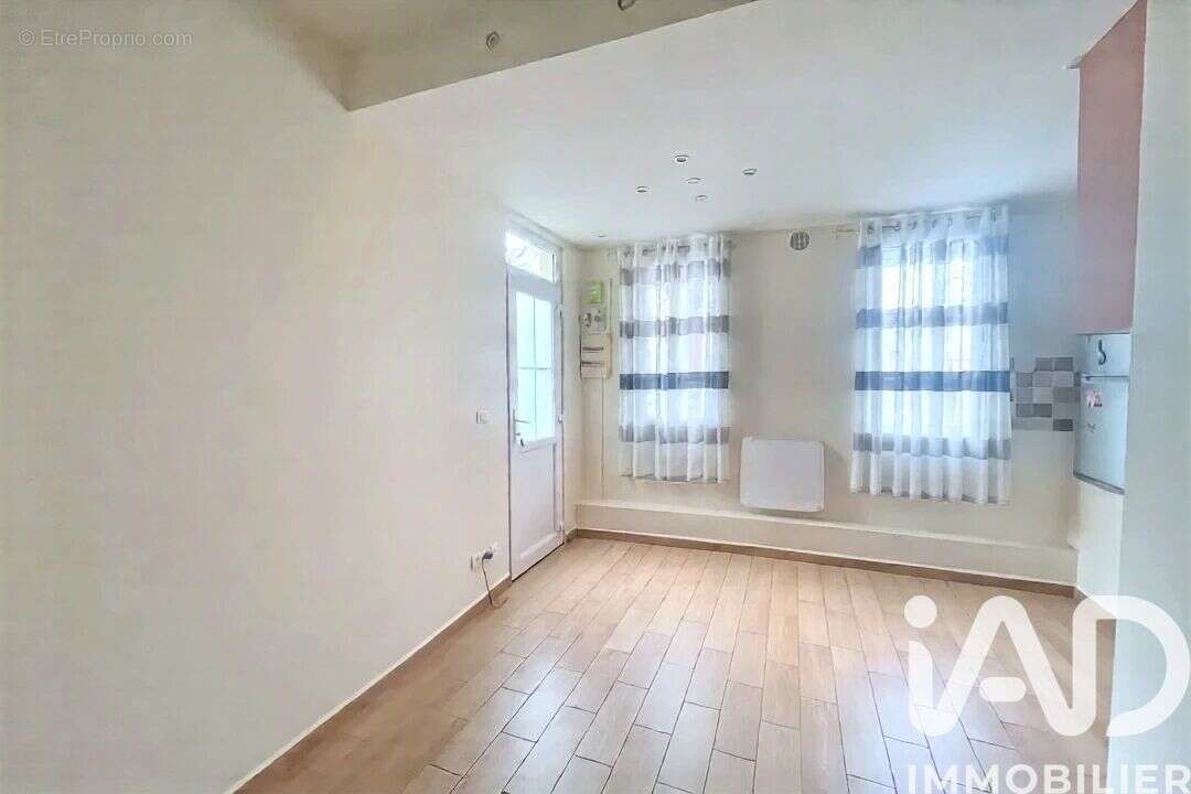 Photo 2 - Appartement à VILLENEUVE-LE-ROI