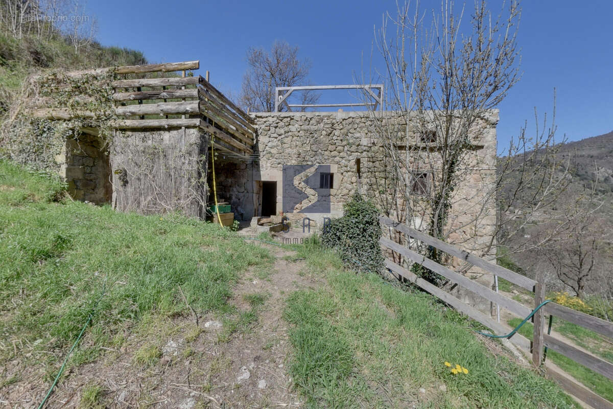 Maison à BEAUVENE