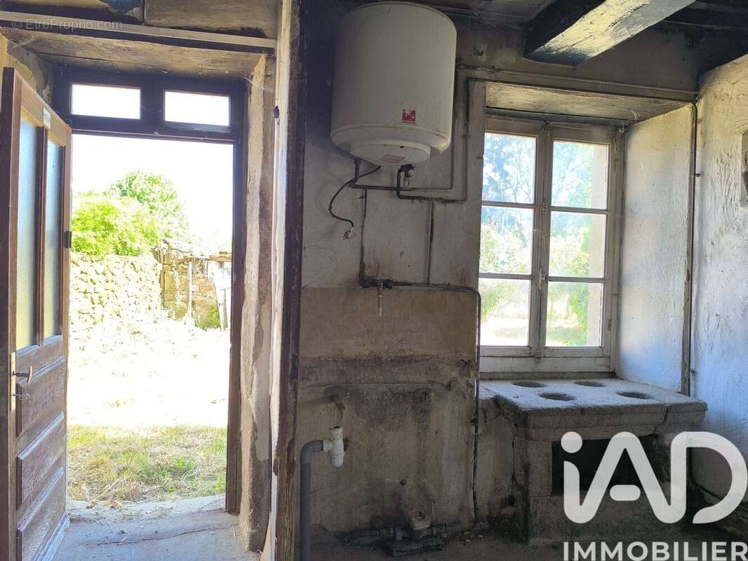 Maison 80 m² à Magnat-L'etrange  - photo 9