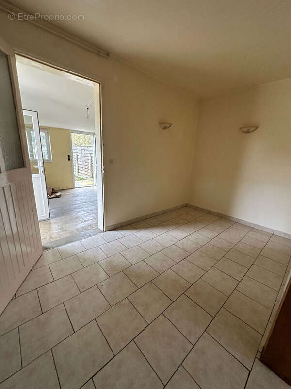 Maison à CONDE-SUR-HUISNE