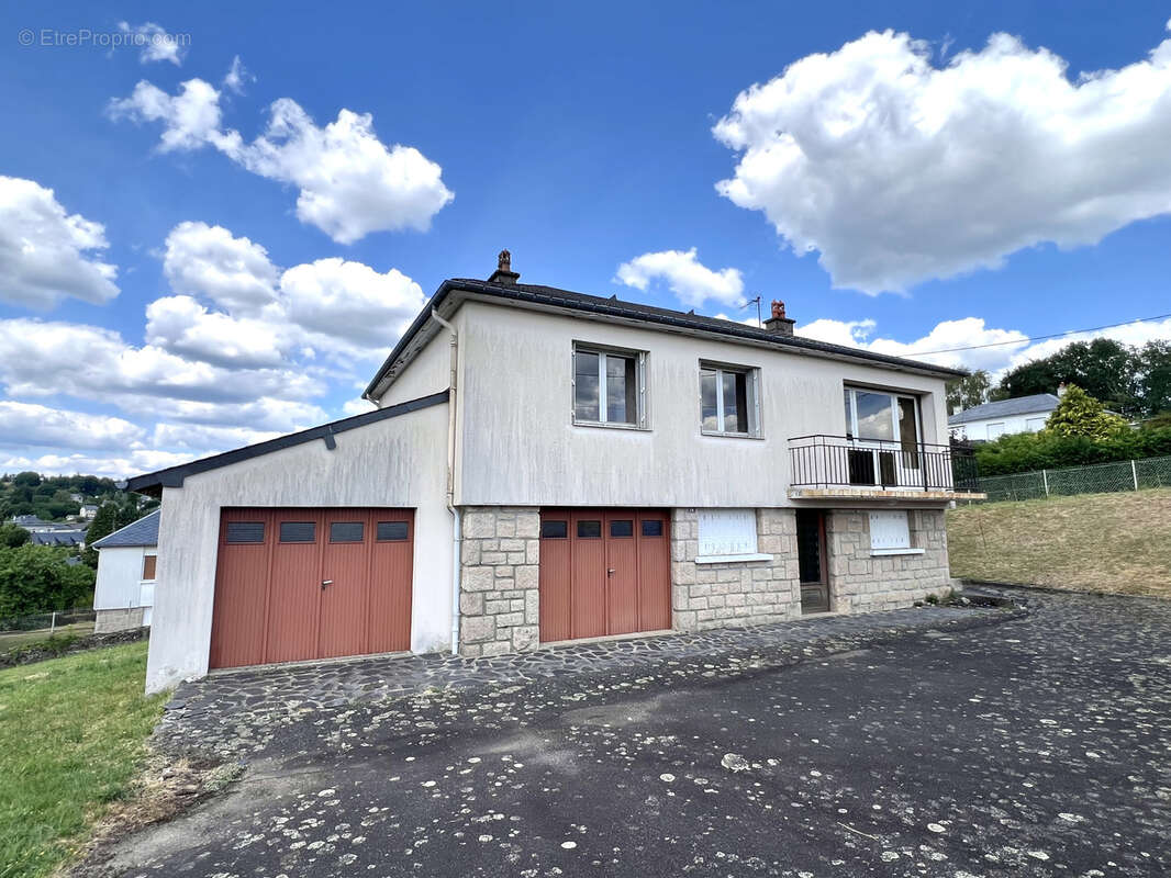 Maison à EGLETONS