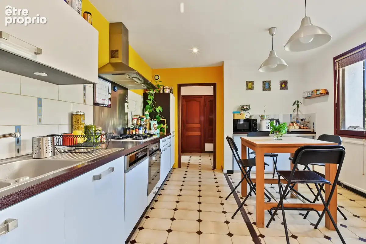 Grande maison familiale de 330 m² Carrez sur 1400 m² de terrain - 4 chambres, sous-sol complet et combles aménagés - photo 47