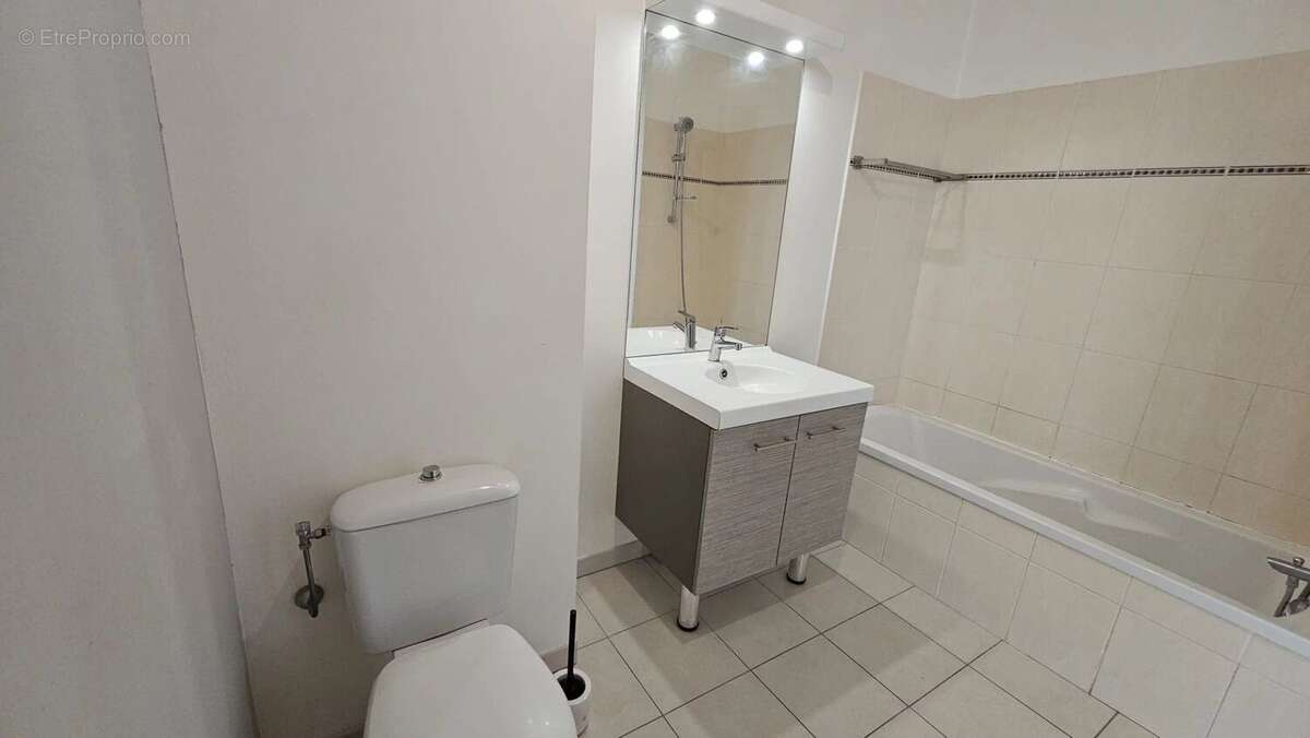 Appartement à LE LUC