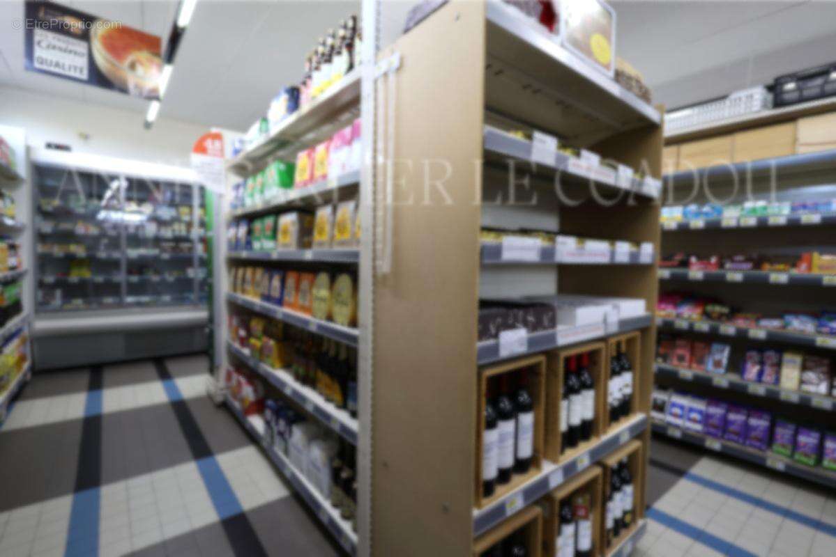 Commerce à SAINT-GEORGES-DE-DIDONNE