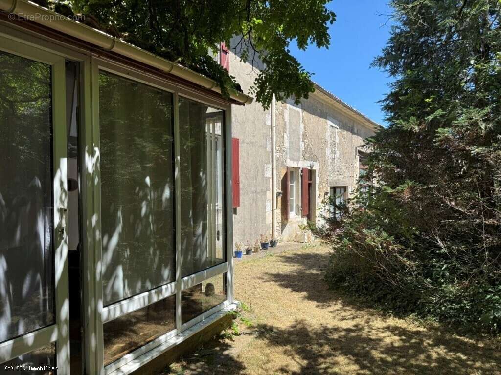Maison de Campagne avec Piscine Intérieure entre Villefagnan et Ruffec - photo 28