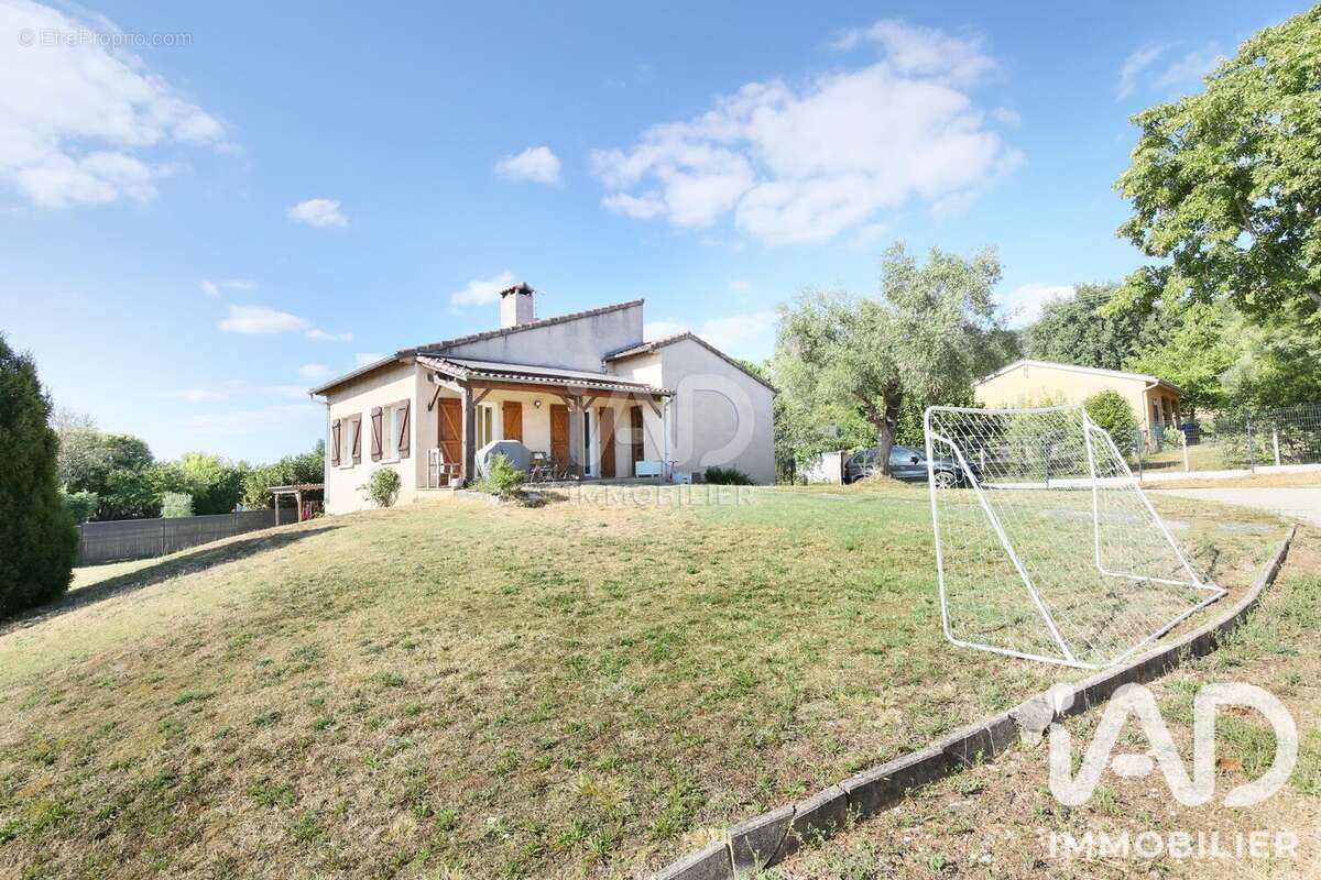 Maison 117 m² à Castelnau-D'estretefonds  - photo 2