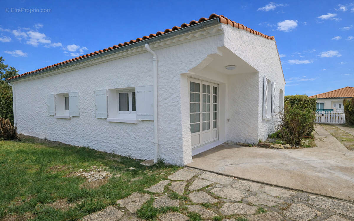 Maison à VAUX-SUR-MER
