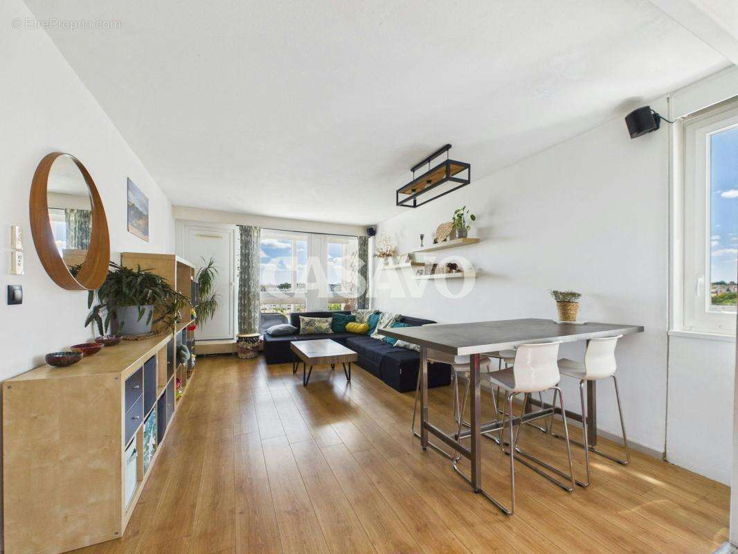 Vente Appartement 4 pièces de 77m² - 69100 Villeurbanne - photo 2