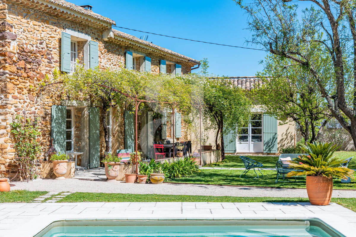 Maison à UCHAUX