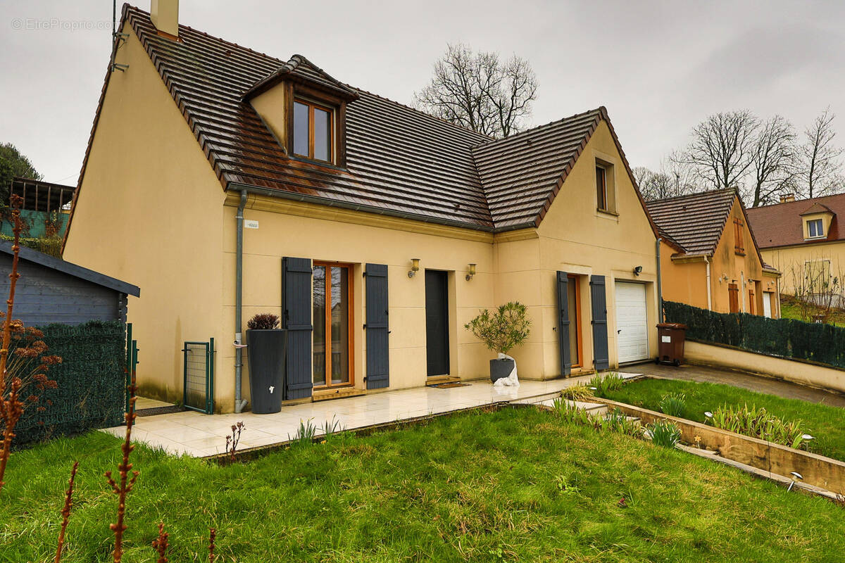 Maison à SAINTRY-SUR-SEINE