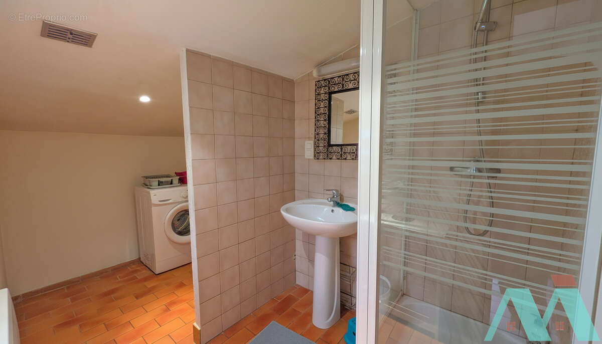 Appartement à SIGNES