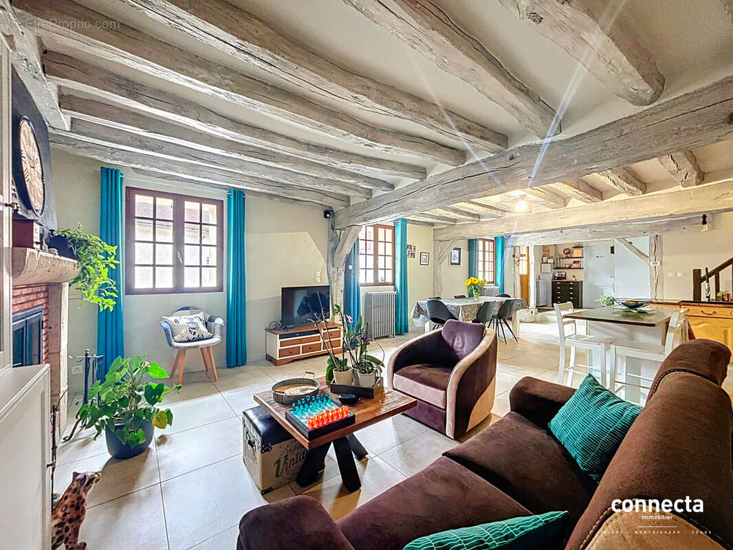 Maison à POCE-SUR-CISSE