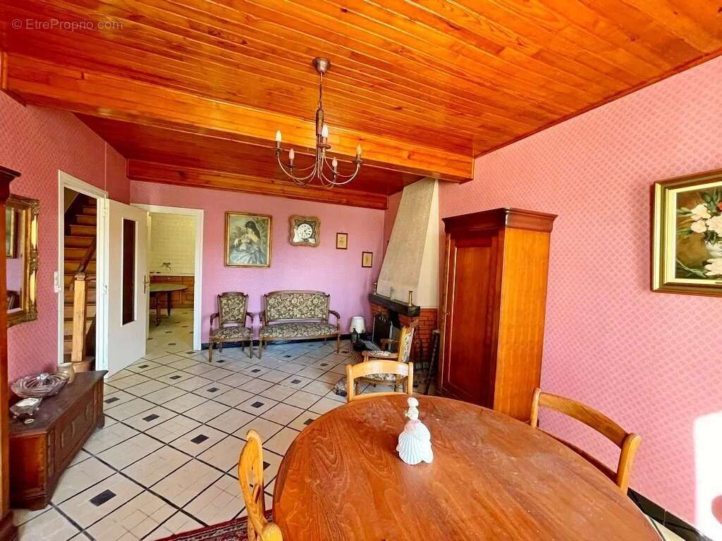 Maison à SAINT-BRISSON