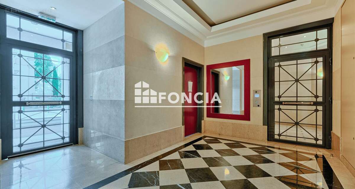 Appartement à LE PLESSIS-ROBINSON