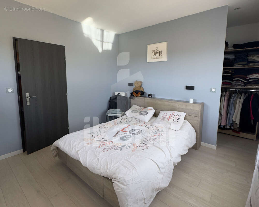 Maison familiale avec piscine sur 8 ha 58 - photo 12