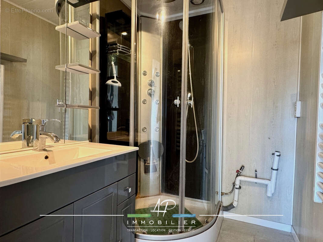 Appartement à CHENOVE