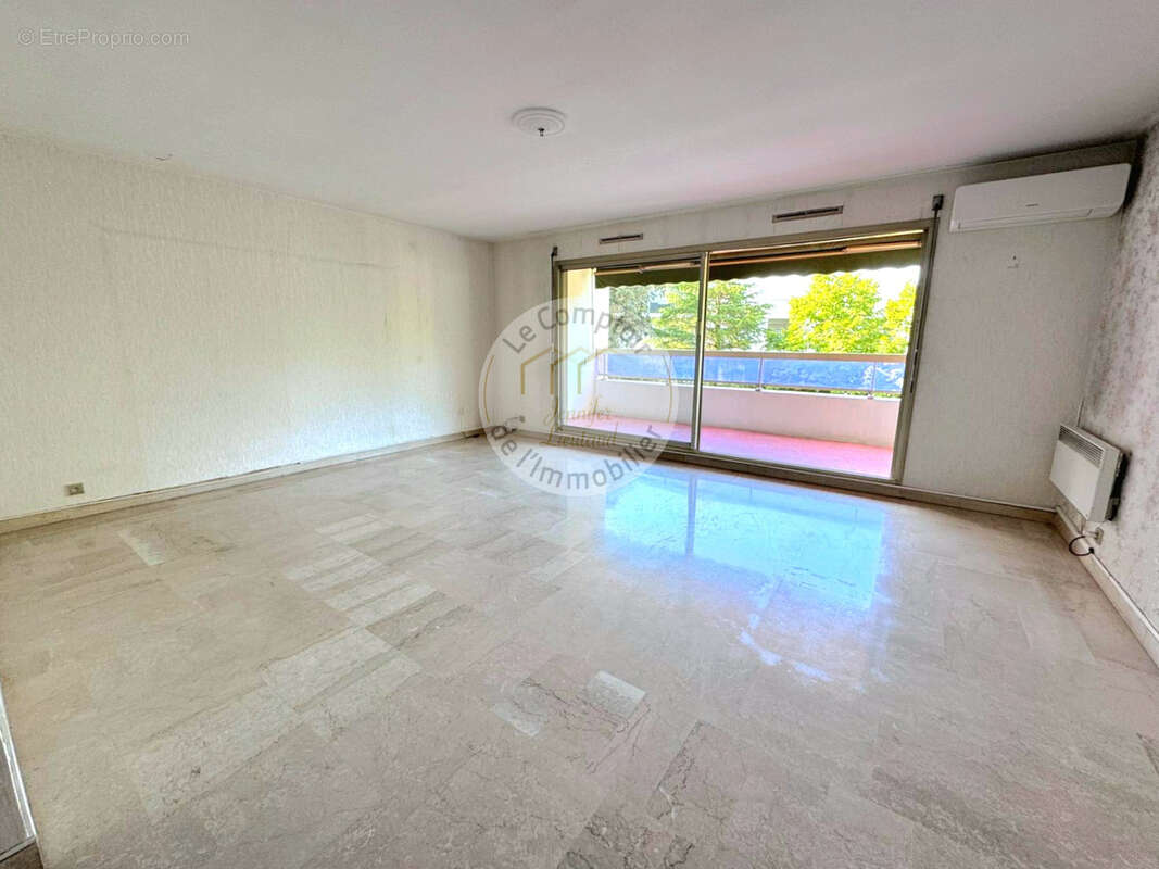 Appartement à MARSEILLE-9E