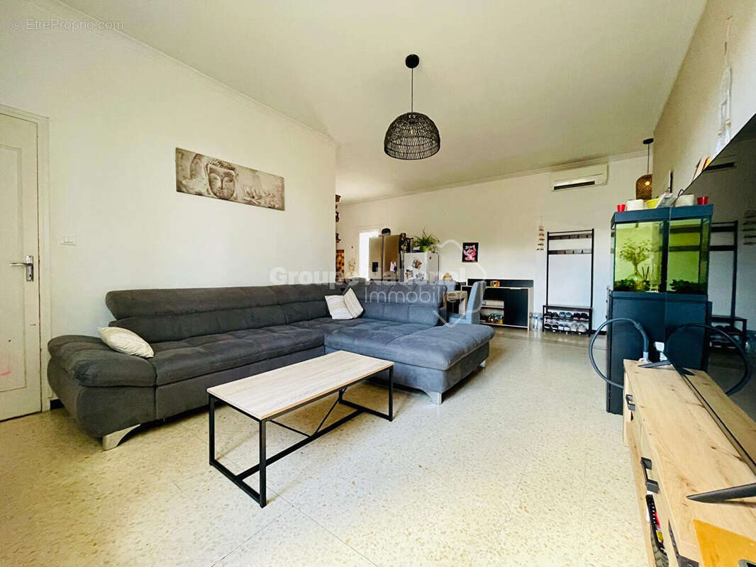 Appartement à LE CAILAR