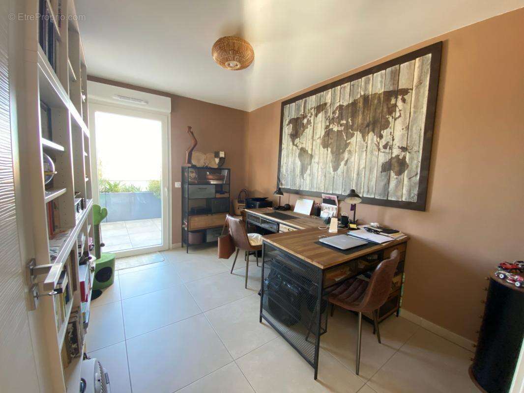 Appartement à MAUGUIO