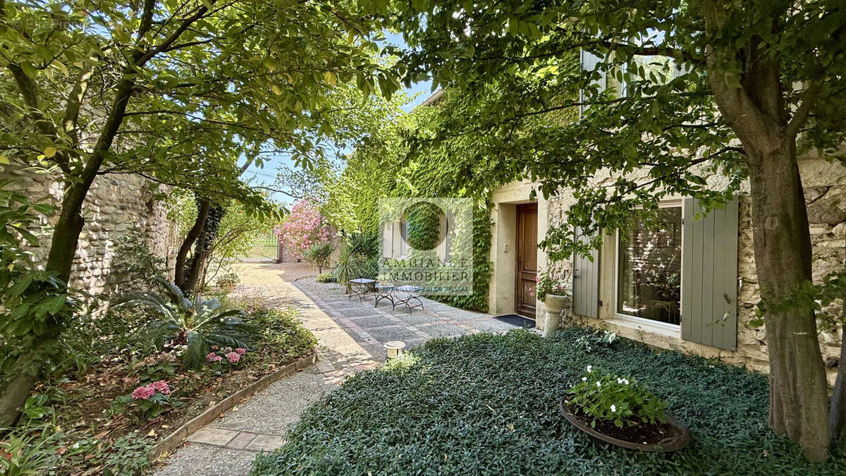 Maison à ETOILE-SUR-RHONE