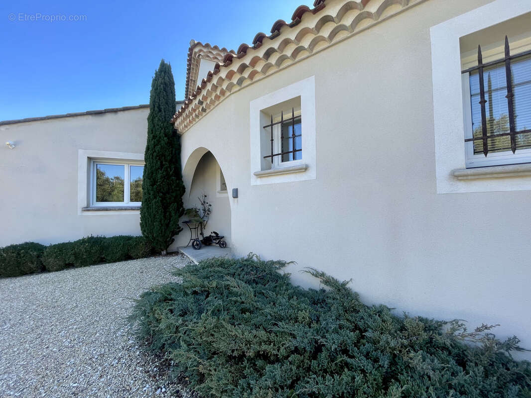 Maison à VENASQUE
