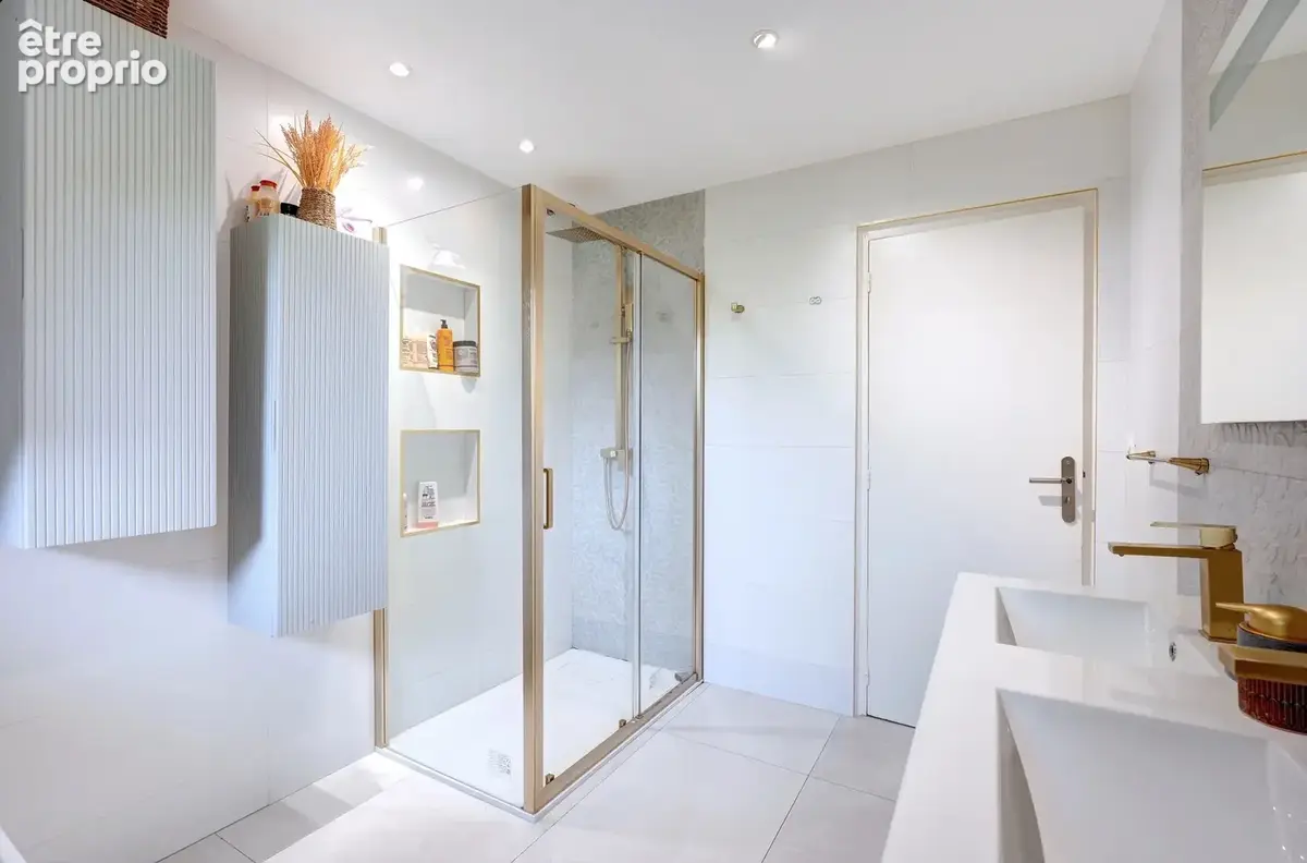 Feyzin – maison 130 m² – 4 chambres – deux espaces de vie – terrain de 700 m² - photo 7