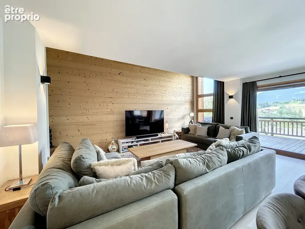 Beau Chalet avec 6 chambres face au Mont Blanc - Exclusivité - photo 2