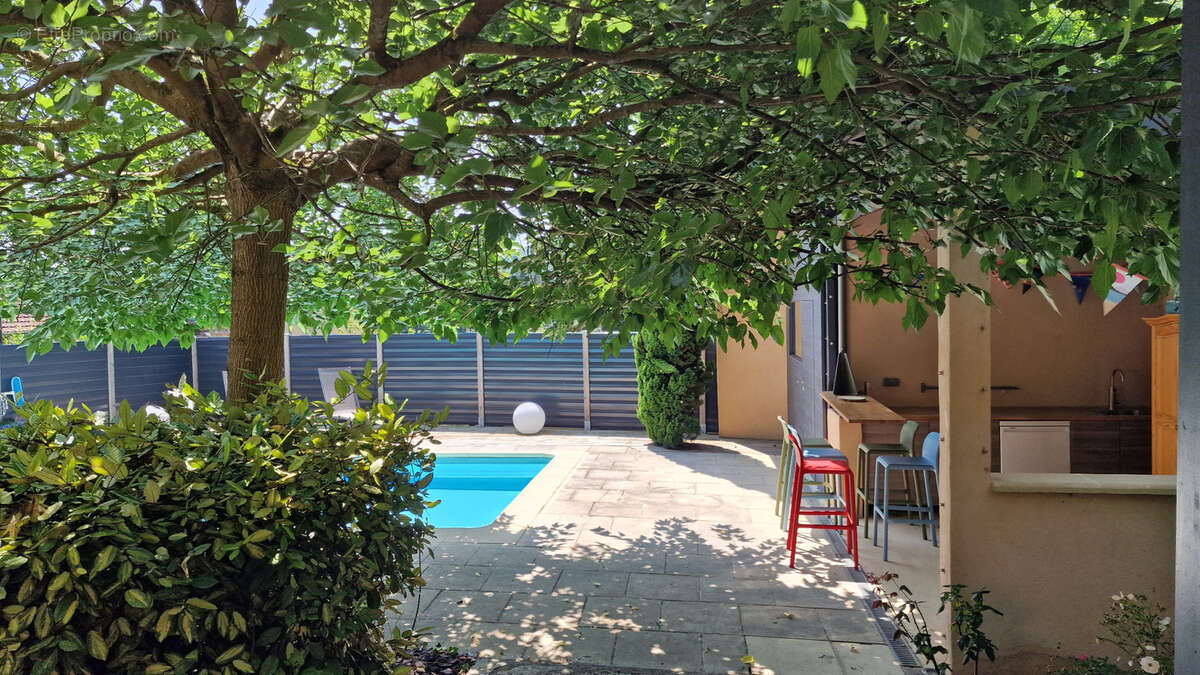 Maison à COUZON-AU-MONT-D&#039;OR