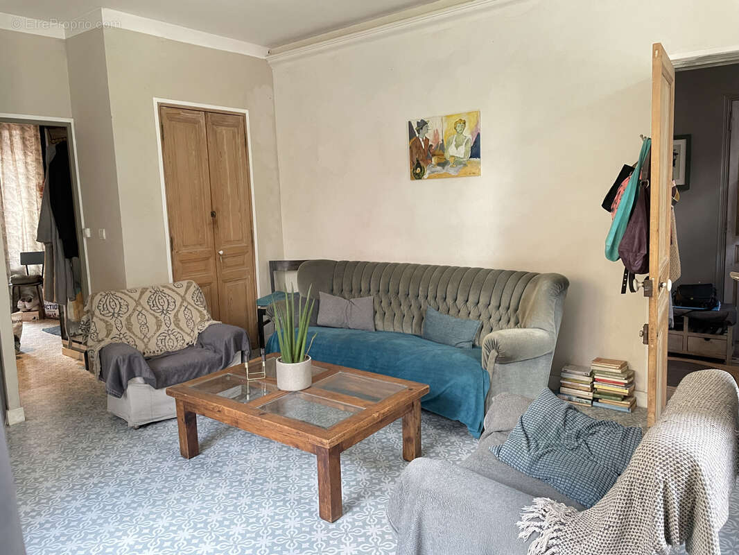 Maison à LA ROQUE-D'ANTHERON