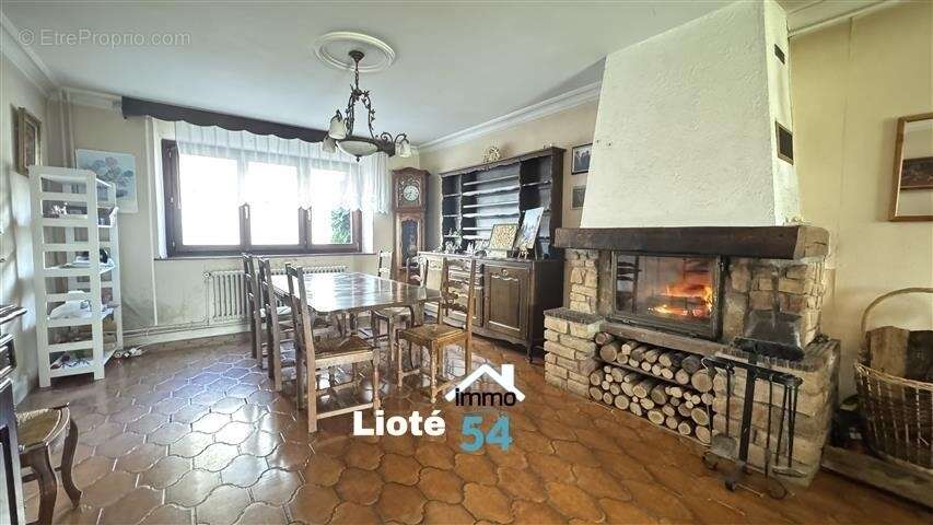 Maison à BREMONCOURT