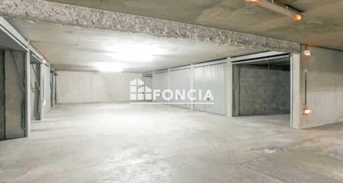 Parking à EVRY