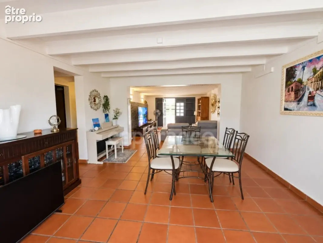 A vendre - Fort de France Quartier Didier -  Villa T6 avec jardin, terrasse, carbet et piscine - photo 13