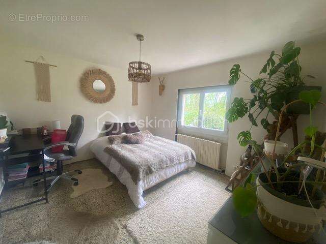 Maison à TOURRETTES