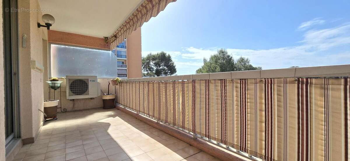 Appartement à LE CANNET