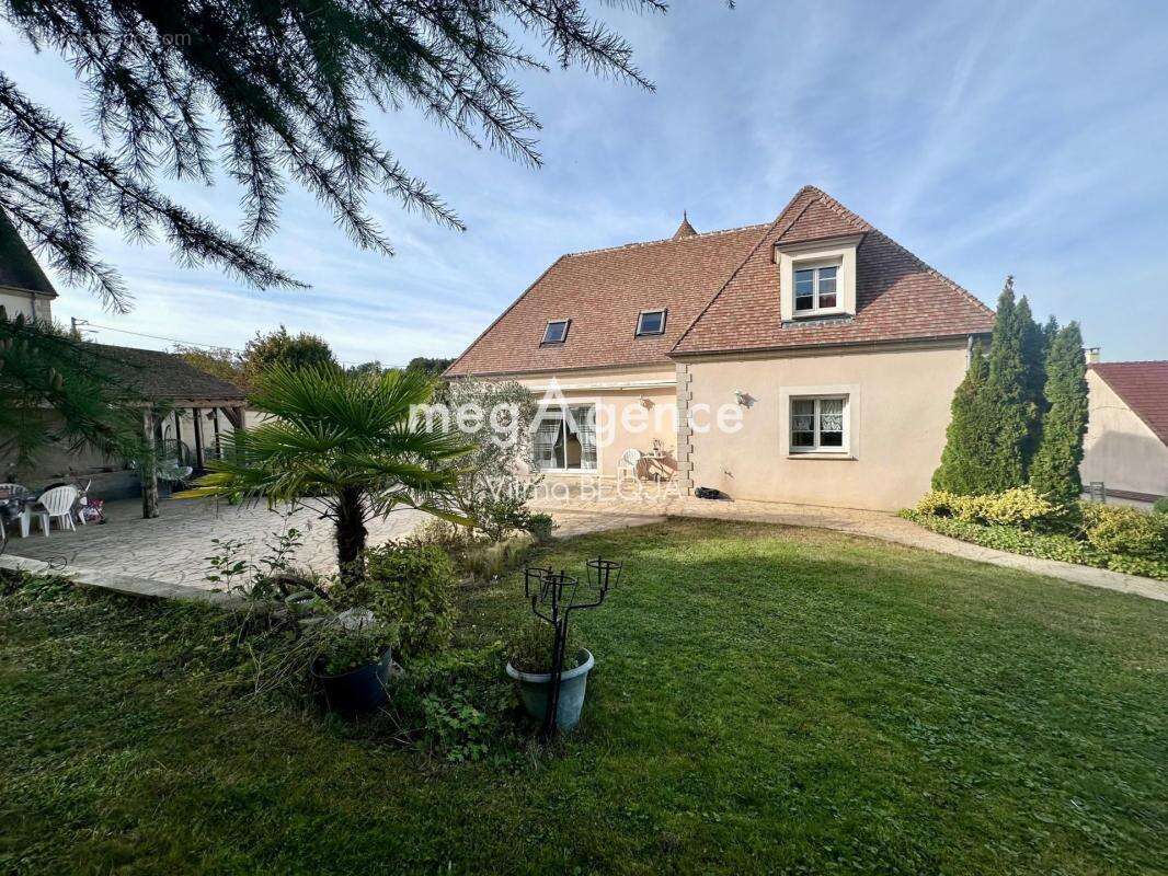 Maison à PONT-SUR-YONNE