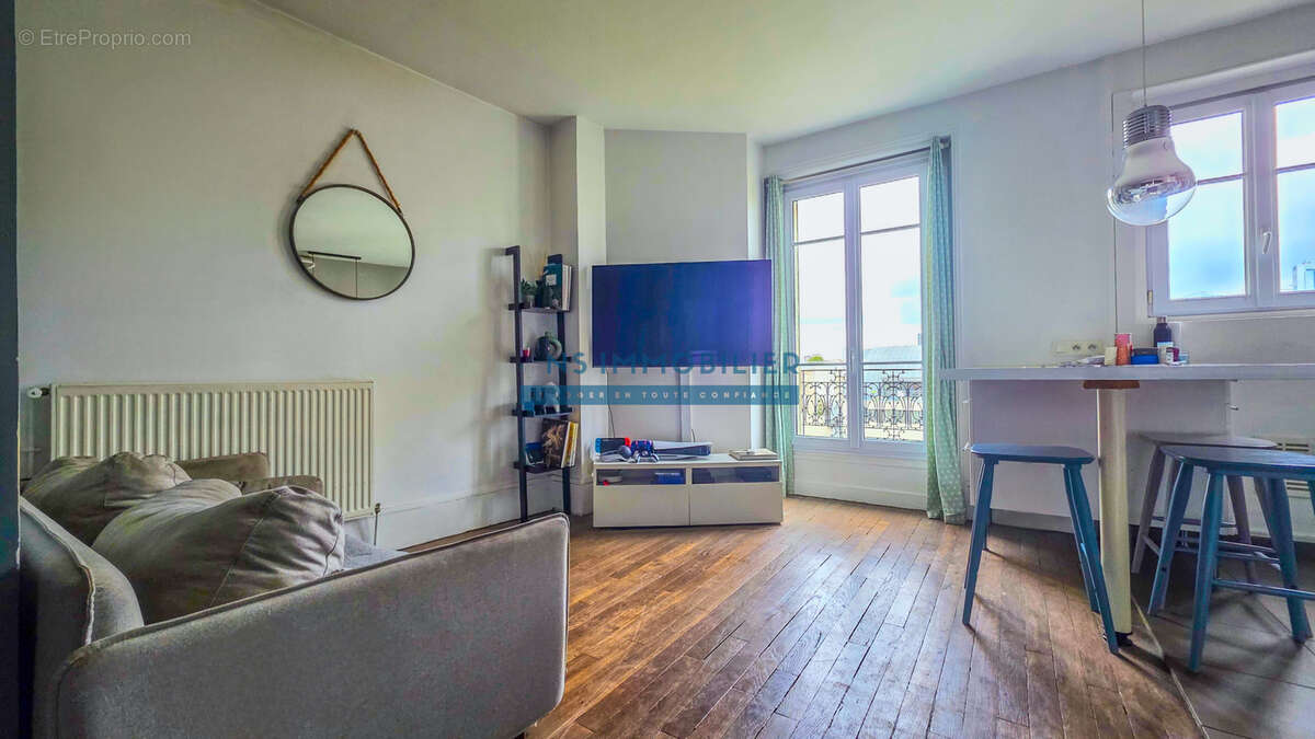 Appartement à LA GARENNE-COLOMBES